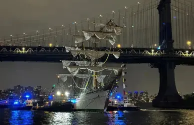 Buque Escuela Cuauhtémoc es trasladado a Staten Island, Ny, para trabajos de evaluación y reparación