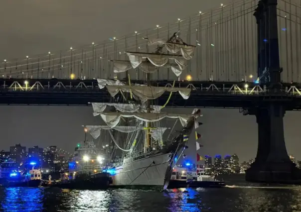 Buque Escuela Cuauhtémoc es trasladado a Staten Island, Ny, para trabajos de evaluación y reparación