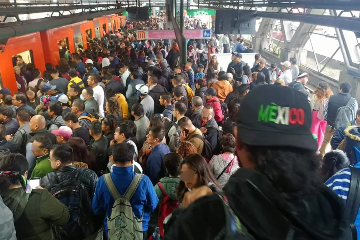 Estación Pantitlán línea 1 Metro CDMX. @metro | Canva