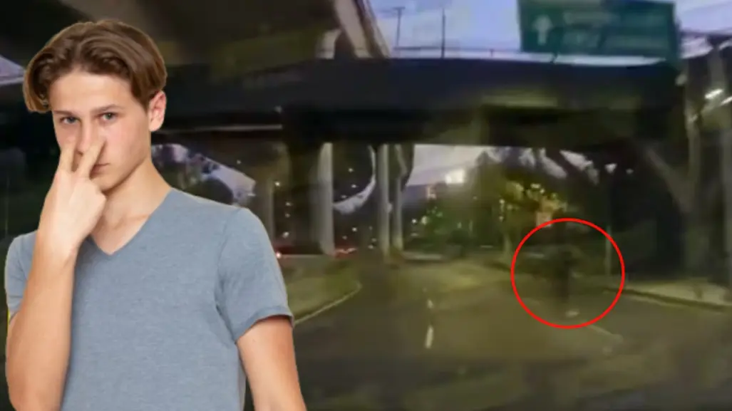 VIDEO | Hombre ataca autos desde un puente en Periférico en esta esta zona de CDMX