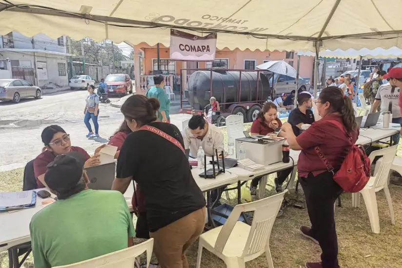 Personal de Comapa Sur. Foto: Axel Hassel