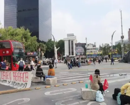 Normalistas se retiran de Paseo de la Reforma en CDMX tras cuatro días de bloqueo