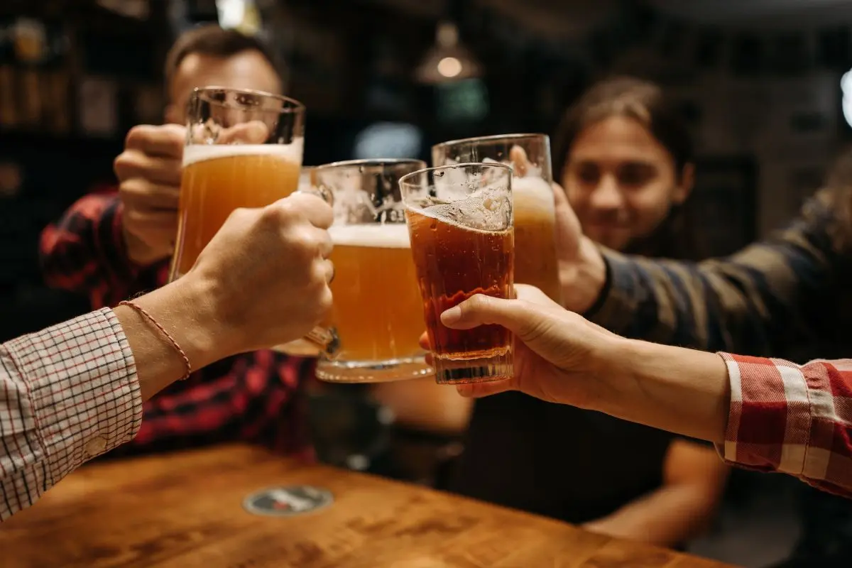La atención cercana y el ambiente tranquilo harán que estos establecimientos sean una excelente opción para descubrir sabores distintos en pleno corazón del Barrio Antiguo. Foto: Canva