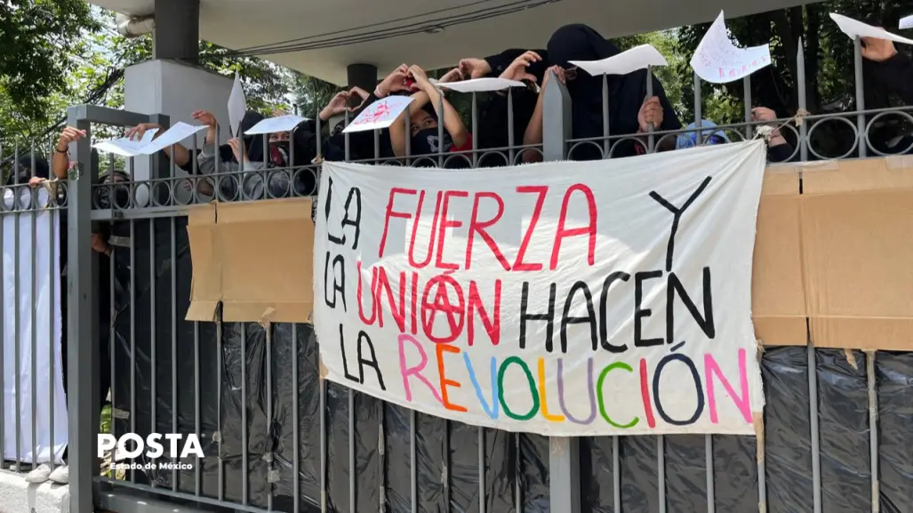 VIDEO | Estudiantes y maestros de Medicina protestan contra paro en la UAEMéx y piden reanudar actividades