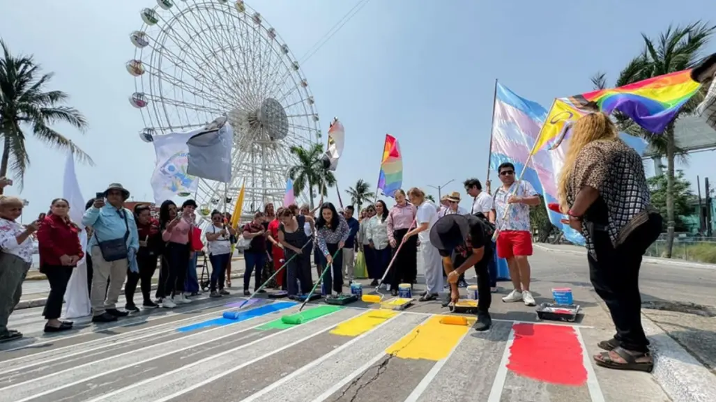 Mes del Orgullo LGBT+ llena de color la Laguna del Carpintero