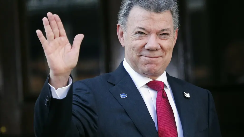 Juan Manuel Santos llega a Puebla para hablar de paz y desarrollo urbano