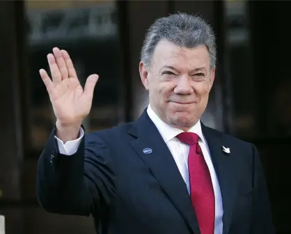 Juan Manuel Santos llega a Puebla para hablar de paz y desarrollo urbano