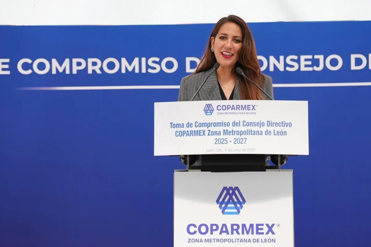 Libia Denisse Muñoz Ledo en conferencia de prensa Foto: X(Twitter) @LibiaDennise