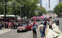 Maestros de la CNTE marchan hacia el Zócalo de CDMX, se perfila el final del paro nacional
