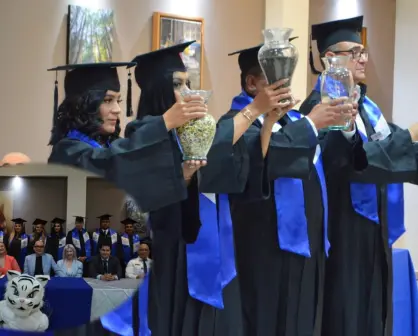 Policías Preventivos y personal de la DMSP se reciben como licenciados en Derecho