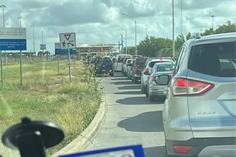 Fila en el Puente Donna | Foto: FB