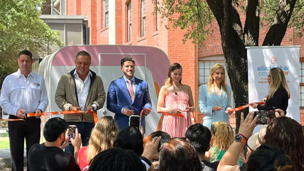 Samuel García y Mariana Rodríguez inauguran dos lactarios en el Parque Fundidora