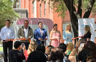 Samuel García y Mariana Rodríguez inauguran dos lactarios en el Parque Fundidora