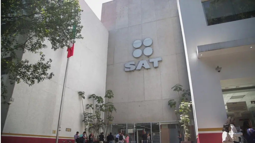 SAT advierte por falsas visitas para imponer sanciones