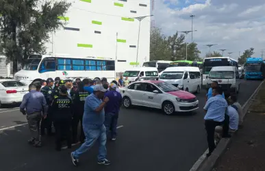 Taxistas desquician Indios Verdes durante bloqueo en CDMX, ¿qué piden?