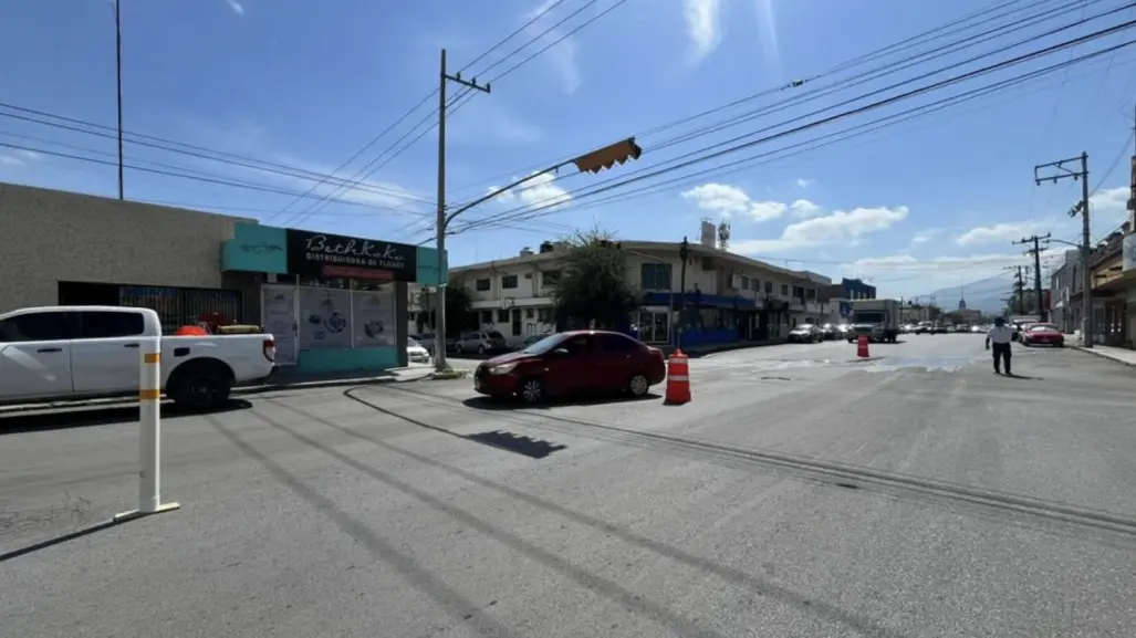 Cierran vialidades en el Centro de Monclova por recarpeteo