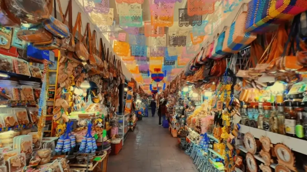 El mercado de Durango con las mejores paletas y brochetas de alacrán con chile