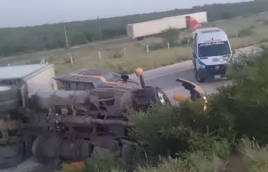 Volcadura provoca cierre vial en la autopista Laredo – Monterrey