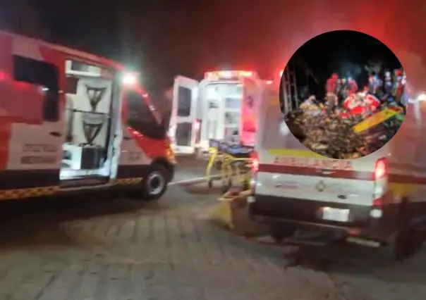 Vuelca camión con 21 personas abordo en Santiago , Nuevo León ; se dirigían a Matacanes