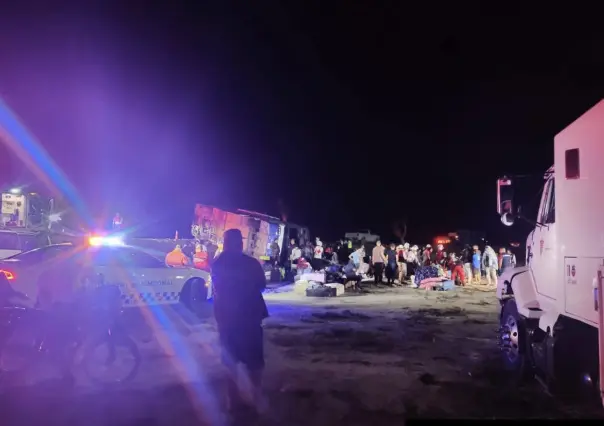 Volcadura de autobús en Matehuala deja 2 muertos y 17 heridos