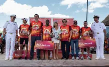 Joaquín Díaz Mena premia a los ganadores del Maratón de la Marina 2025