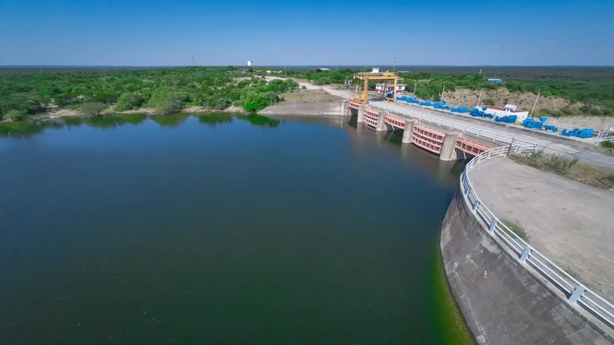 Los niveles de agua en las principales presas del estado han generado atención entre autoridades y ciudadanos. Foto: @ayd_monterrey