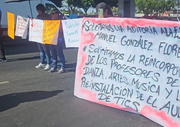Denuncian padres de familia presunto desvío de recursos en primaria de Iztapalapa