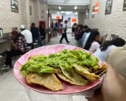 Tacos de canasta Los Especiales: el sabor emblemático del centro de CDMX recomendado por Michelin