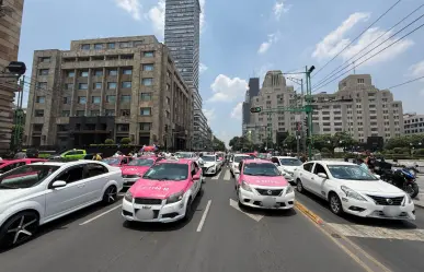 Taxistas de la CDMX se manifiestan exigiendo condonación de fotomultas