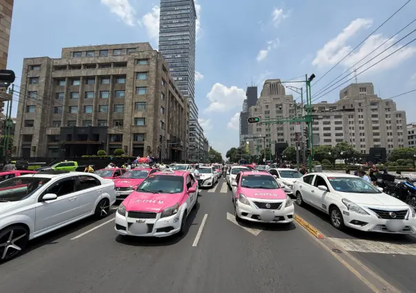 Taxistas de la CDMX se manifiestan exigiendo condonación de fotomultas