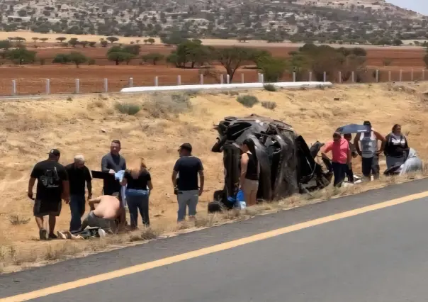 Paisanos se accidentan en autopista Durango - Torreón y mueren 3 mujeres