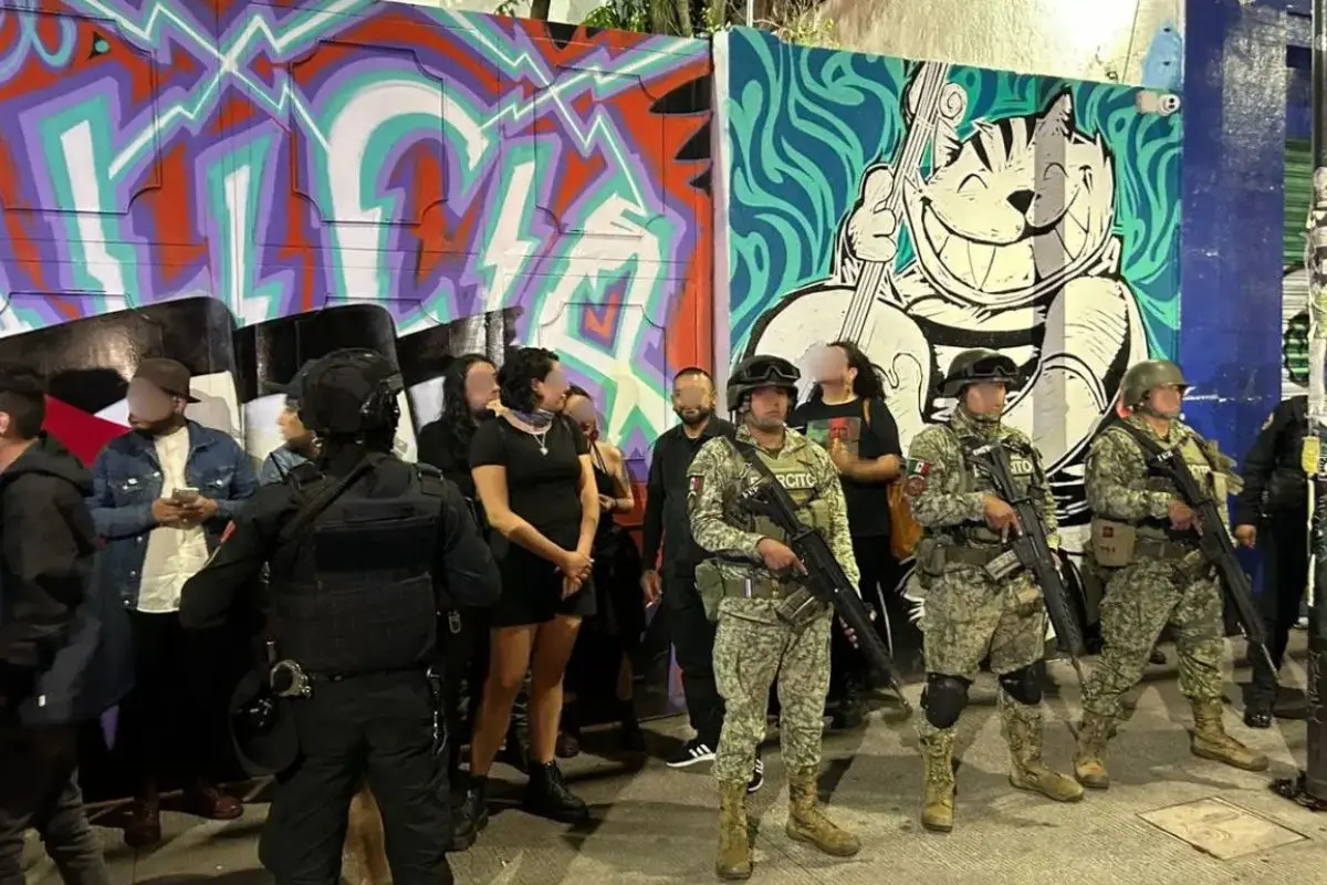 Operativo del ejército en el Multiforo Alicia en CDMX. Foto: X (@muguruzafm)