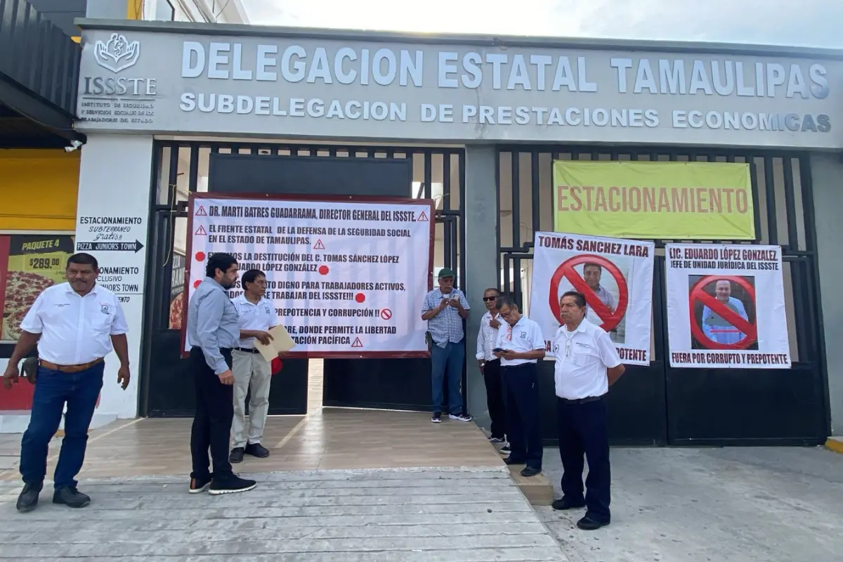 El cierre de oficinas fue encabezado por la Asociación Tamaulipeca de Jubilados y Pensionados del ISSSTE, junto a otras tres organizaciones. Foto: Posta Tamaulipas