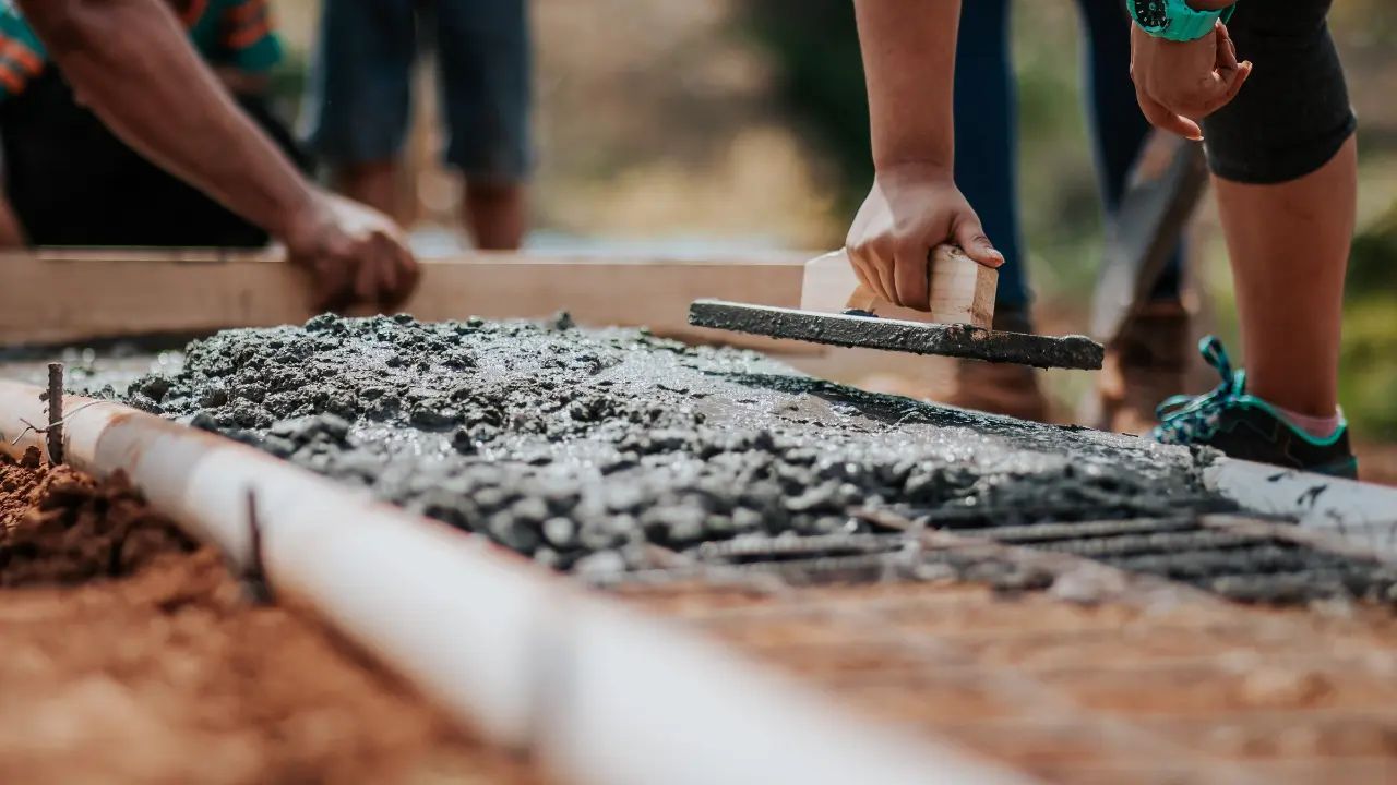 El programa Vivienda para el Bienestar busca mejorar las condiciones de vida de familias mexiquenses a través de apoyos para mejorar sus casas. Foto: Canva