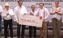 Entregan créditos a productores del campo en Yucatán