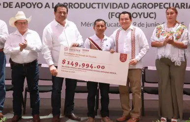 Entregan créditos a productores del campo en Yucatán