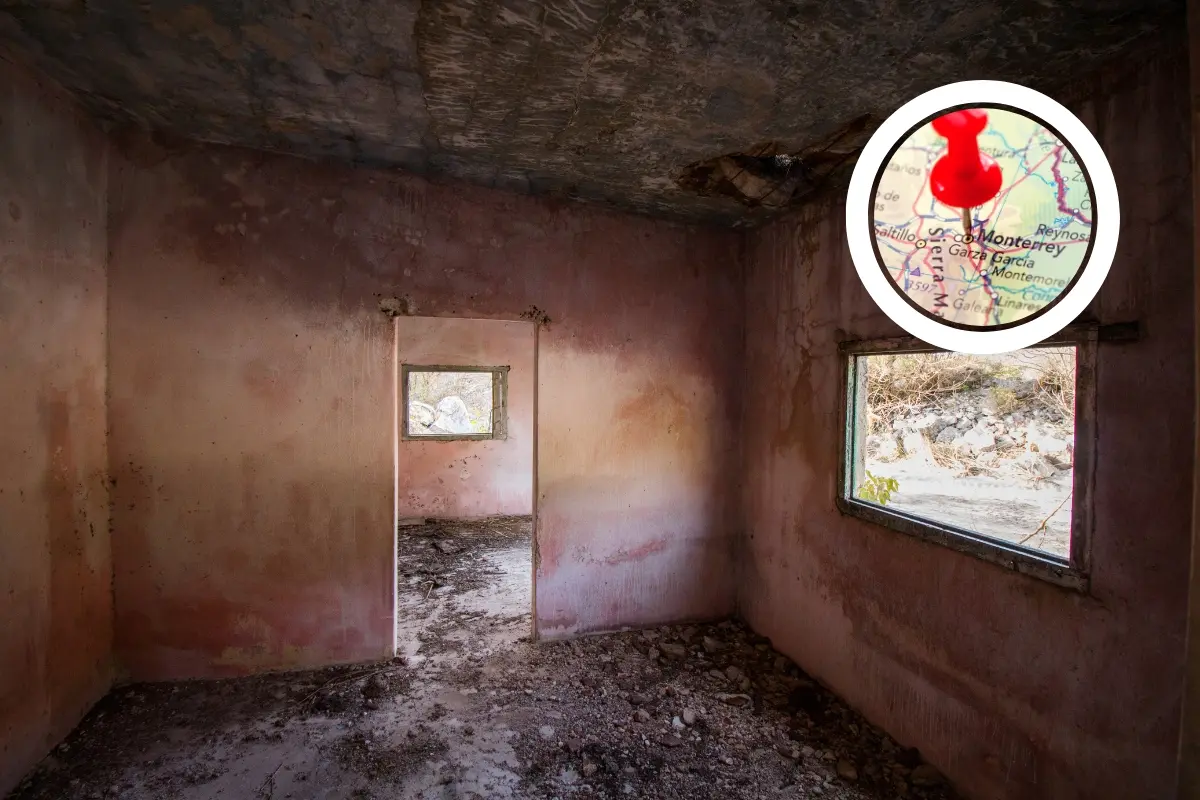 Una casa abandonada y mapa de Nuevo León. Foto: Canva