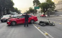 Motociclista de CDMX resulta lesionado tras fuerte choque en Azcapotzalco