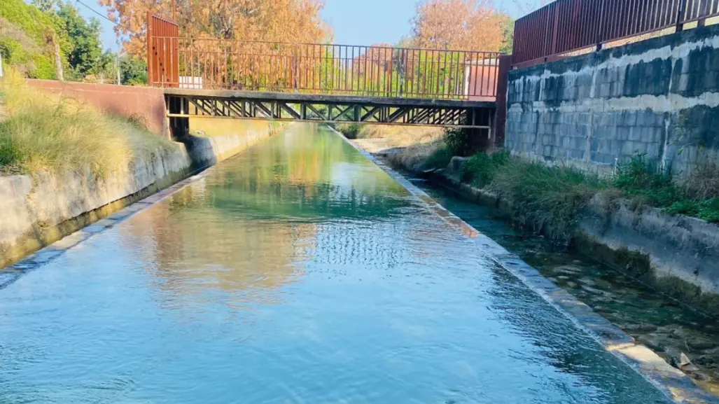 Este río de aguas cristalinas a 30 minutos de Victoria forma refrescantes canales