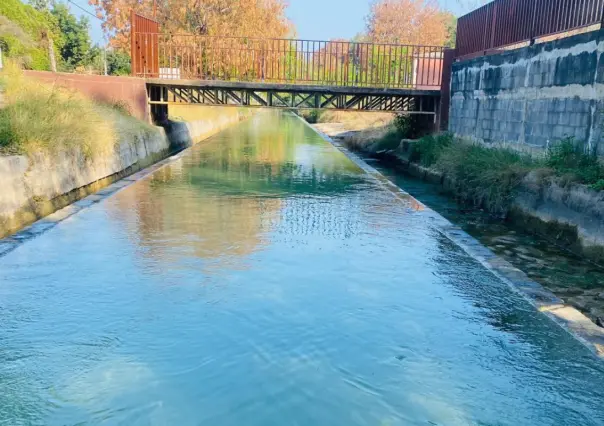 Este río de aguas cristalinas a 30 minutos de Victoria forma refrescantes canales