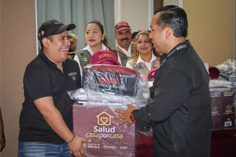 Entrega de paquetes de insumos del programa Salud Casa por Casa del Gobierno Federal. Foto: Axel Hassel