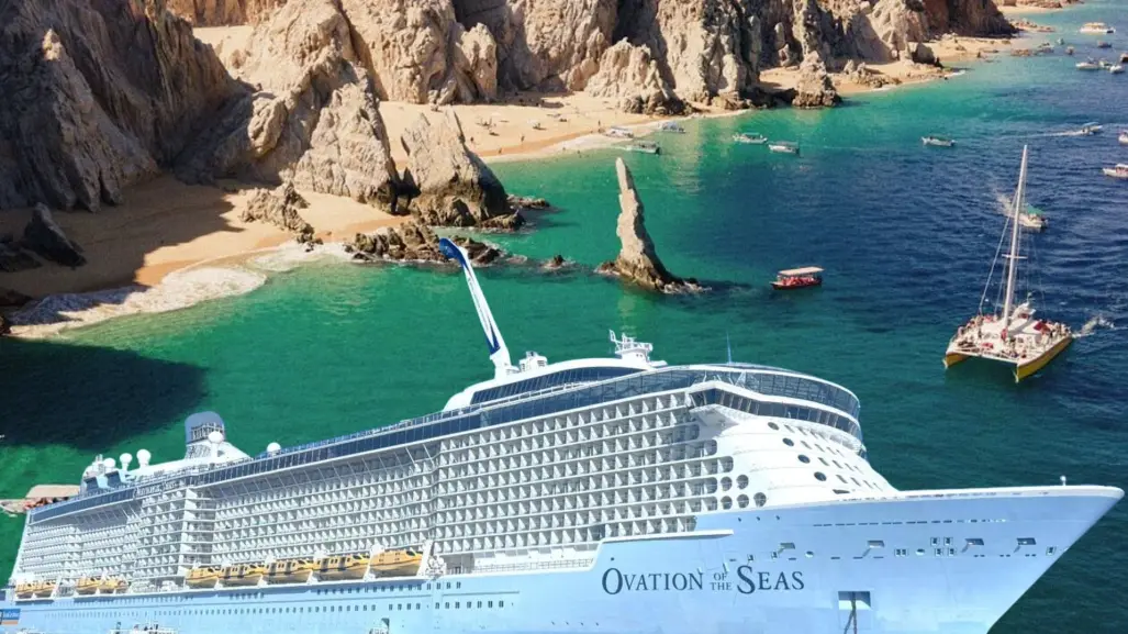 Así fue la llegada del crucero gigante a Los Cabos con miles de turistas a bordo