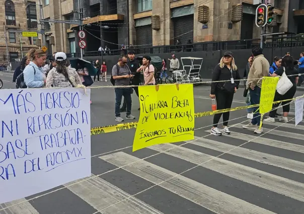 Trabajadores del Poder Judicial de CDMX protestan en Eje Central por mejores condiciones laborales