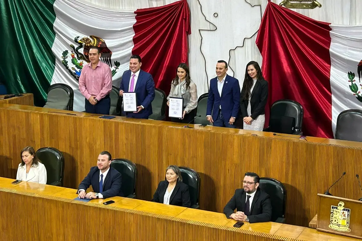 Congreso de Nuevo León firma convenio con la UANL para profesionalizar a servidores públicos. Foto: Diego Ovalle