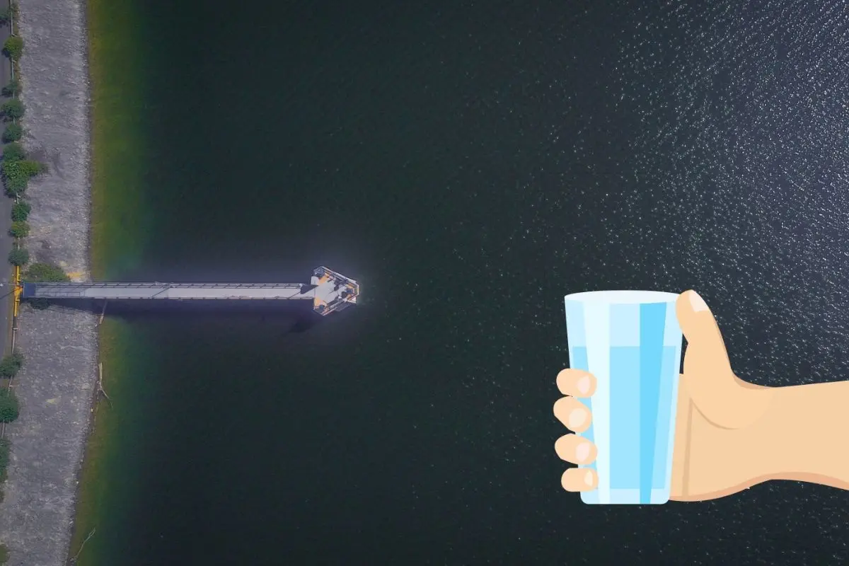 El suministro de agua se vuelve esencial para combatir el calor, especialmente en zonas urbanas. Foto: Agua y Drenaje de Monterrey / CANVA