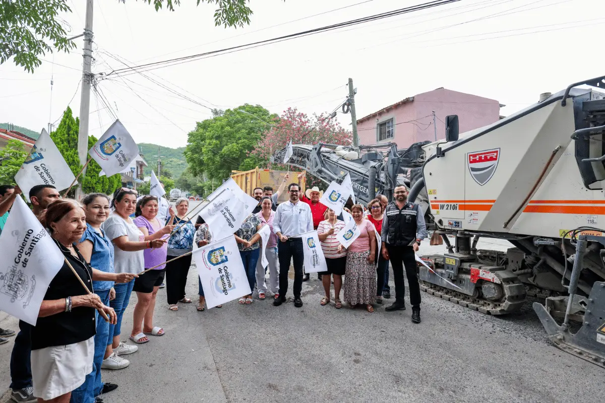 Los vecinos agradecieron públicamente al alcalde por escuchar sus necesidades. Foto: Gobierno de Santiago.