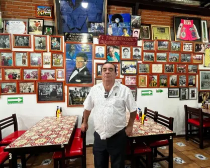"El Rincón de los Chintololos": el restaurante de CDMX que resguarda un mítico traje de José José