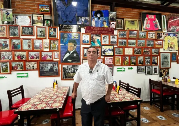 "El Rincón de los Chintololos": el restaurante de CDMX que resguarda un mítico traje de José José