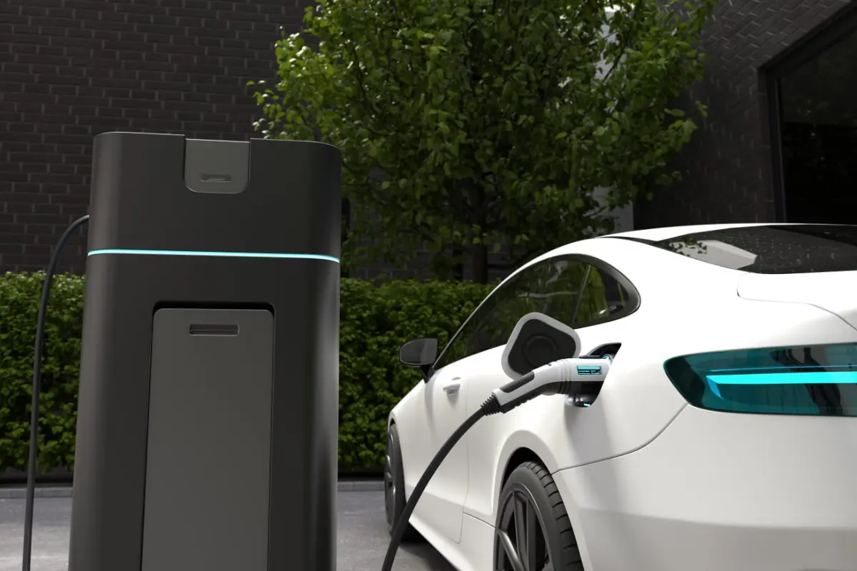 Los carros eléctricos parecen ser la evolución de los carros que conocemos hasta ahora y aunque se habla de sus ventajas, aún no todo es perfecto. Foto: Freepik