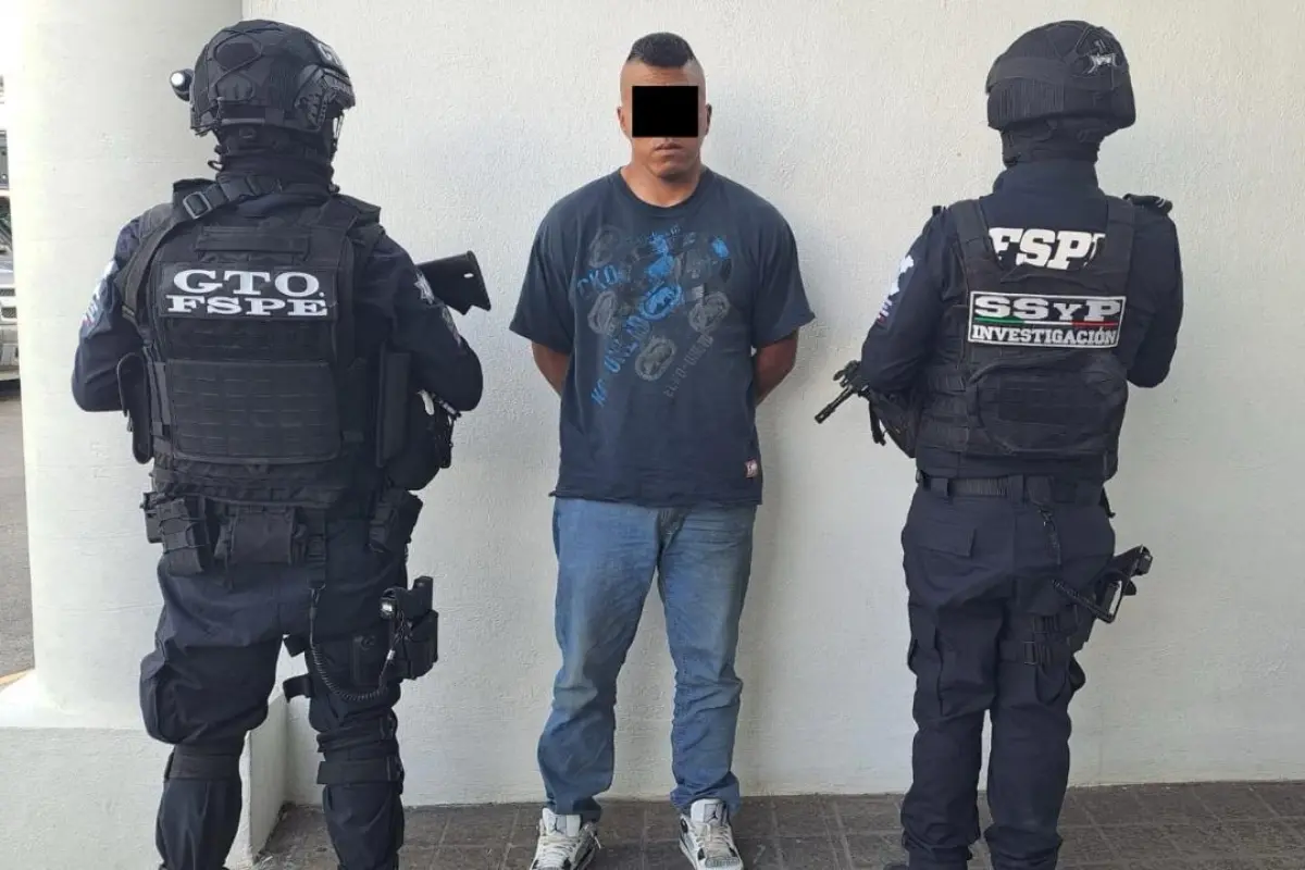Krestoper Jonathan “N” resguardado por elementos policiacos Foto: Secretaría de Seguridad y Paz